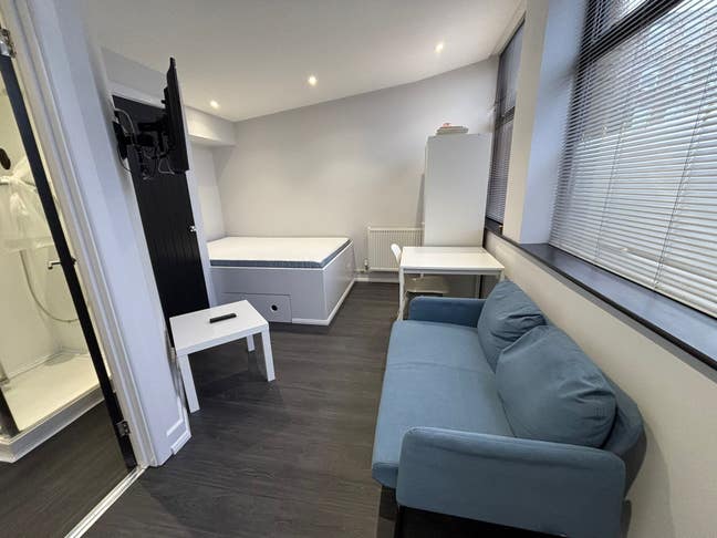 Studo Flat for rent in central Reading Main Photo