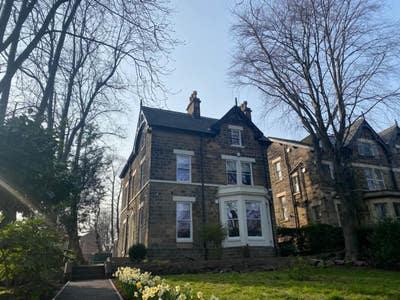 Spacious Modern 1 Bed Apartment Available in LS7 Main Photo