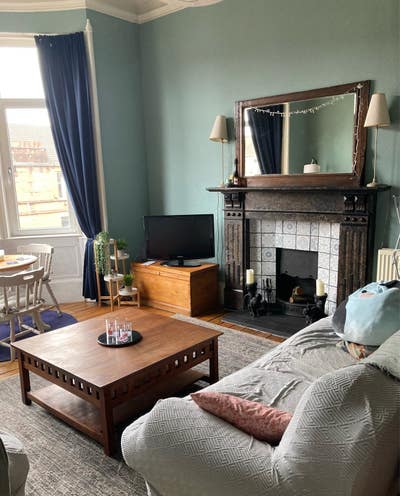 Spacious double room available May 16-June 23 Main Photo