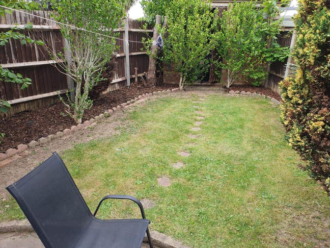 Double Room in Professional House £650 No Deposit Main Photo