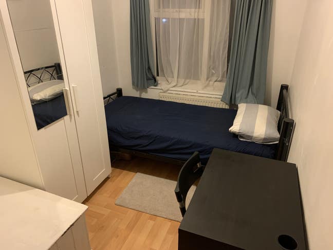 Single bedroom in a shared house Main Photo