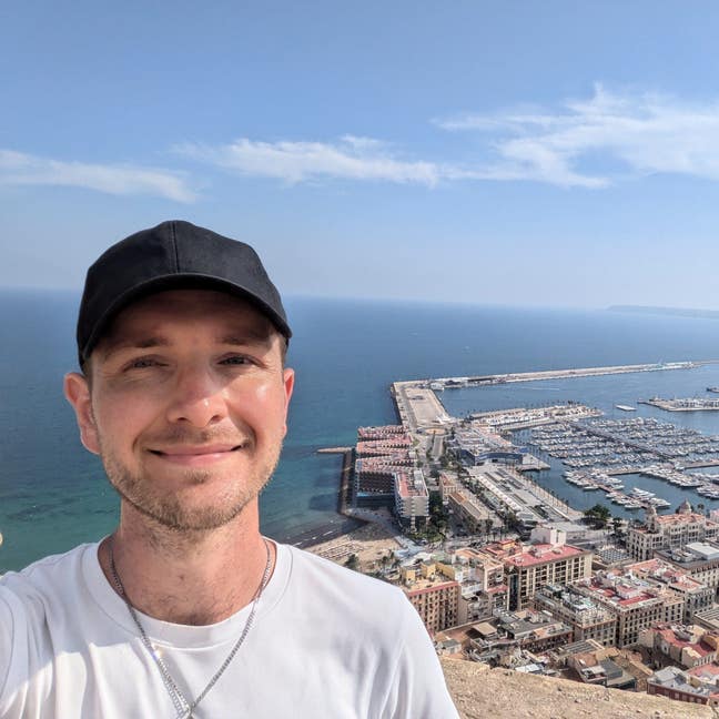 Time for a change of scenery! Main Photo