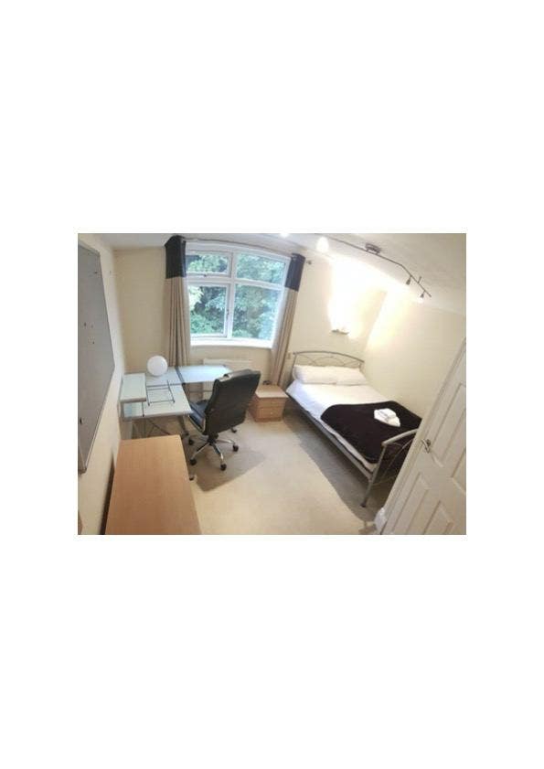 Large double room Fallowfield Main Photo