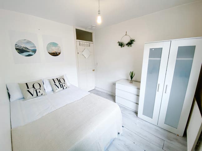 ✨ Cozy Double Room in Amazing Location 🏡 Main Photo