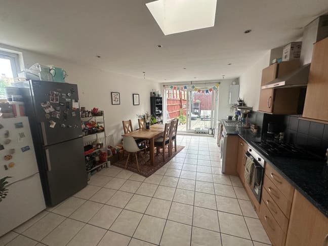 Big double bedroom, Friendly house, Tooting Main Photo