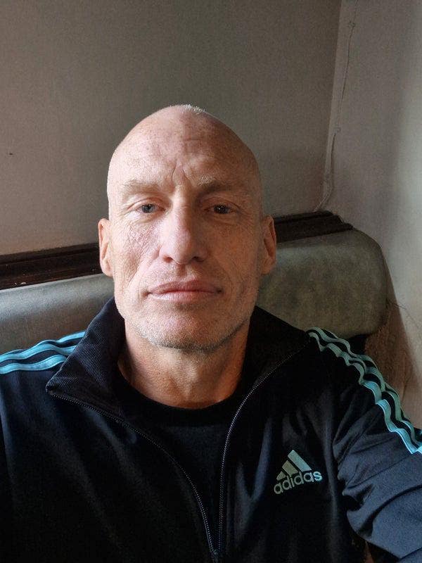 Professional Male seeks a double room Main Photo