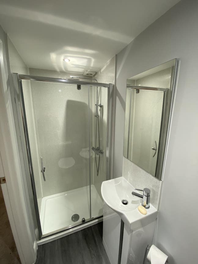 Refurbished Home Near Station & Hospital Main Photo