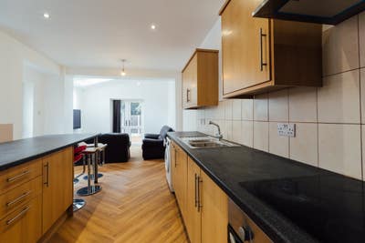 Fredrick Street LE11 3BJ - Huge 6 bedroom  Main Photo