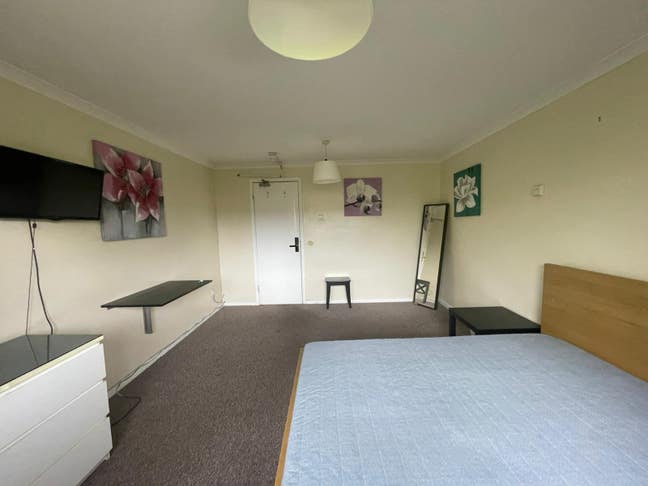 Room to Let - Milton Keynes, MK9 Main Photo