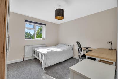 Newly Renovated Near Warwick Hospital Main Photo