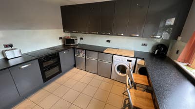 Appleyard Place / Oldbrook Main Photo