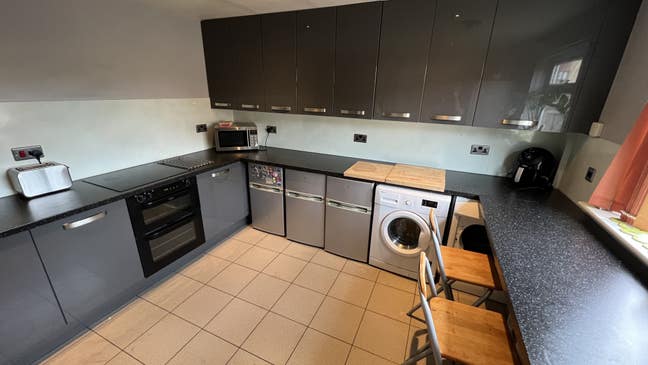 Appleyard Place / Oldbrook Main Photo