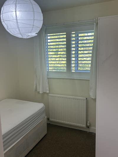 Bright room opposite Christie  Main Photo