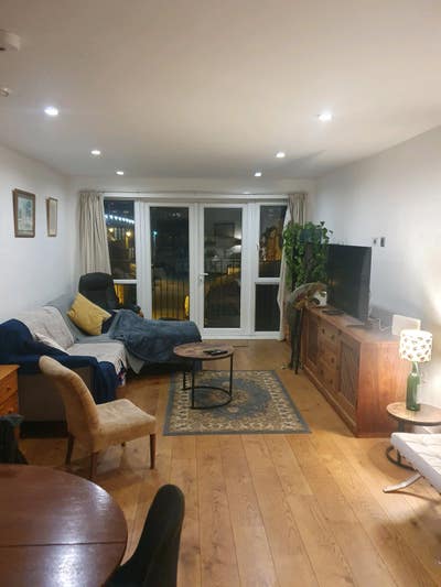 Master bedroom and ensuite bathroom Main Photo