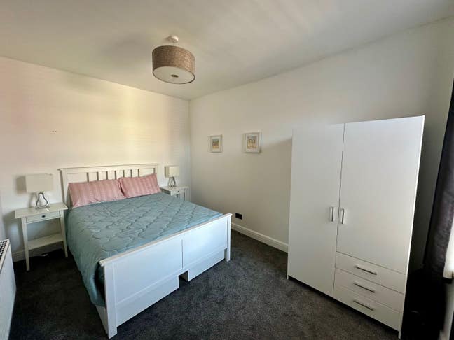 Spacious Furnished Double room in Oldswan Main Photo