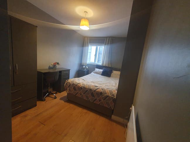 Double ensuite available city centre location Main Photo