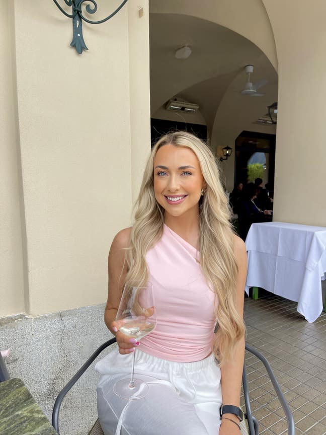Looking for a flatmate (females preferred) Main Photo