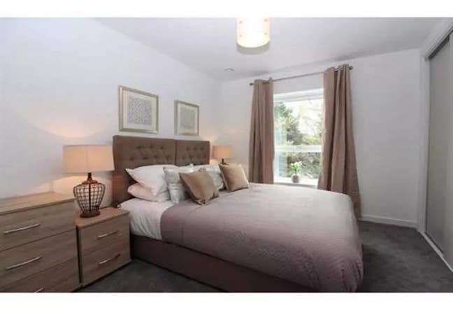 1 Bright Bedroom for Rent (From 19/12/2025) Main Photo