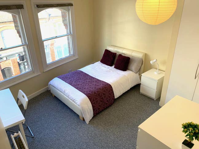 Double Room in Town Centre! Main Photo