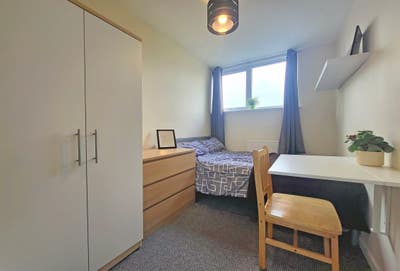 Small Double in modern flat in the hub of Hoxton Main Photo