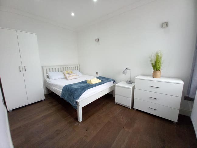 Great Double in Amazing House -Must See! HA9 Main Photo