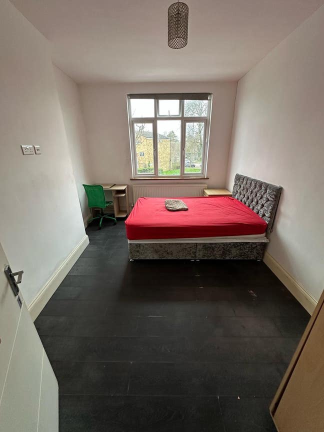 Rooms Available Availability Now!!  Main Photo