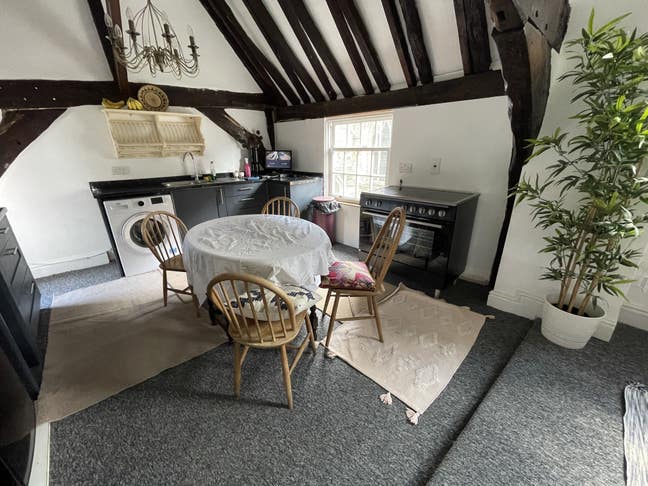 1 gorgeous room to let in a 4 bed flat  Main Photo