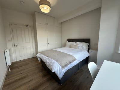Spacious En-Suite Double Room | Marble Arch Main Photo