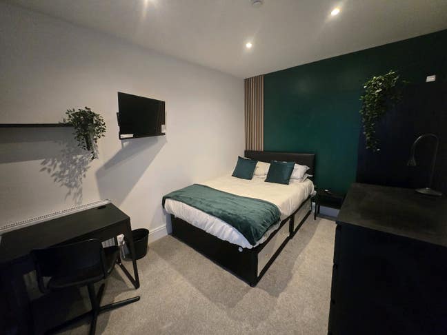 Luxurious Ensuite rooms available &pound;0 Deposit avail Main Photo