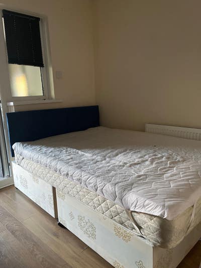 Nice Double room in a quiet resident area  Main Photo