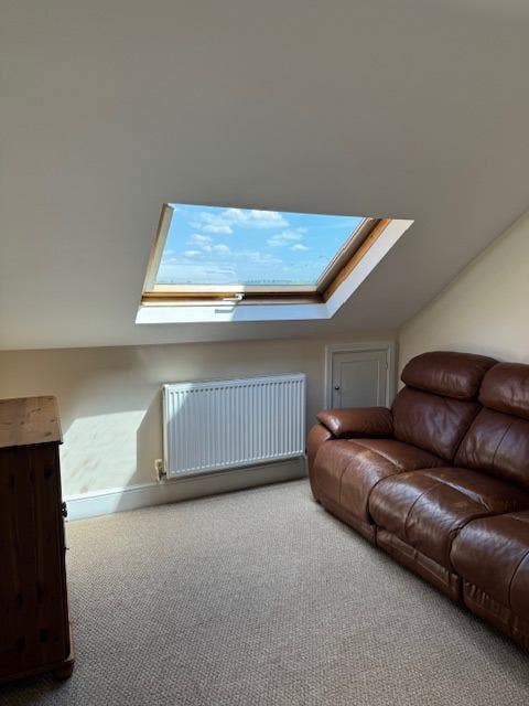 Perfect for the town centre or Horton hospital  Main Photo