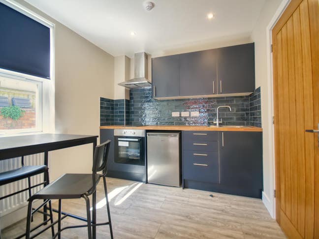 Studio-Style Room, En-Suite & Bills Inc. ✨ Main Photo