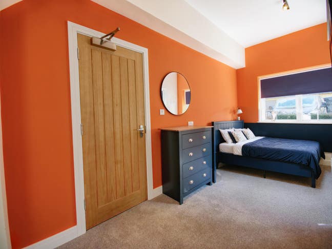 Luxury Studio Room with Parking & Pets Considered Main Photo