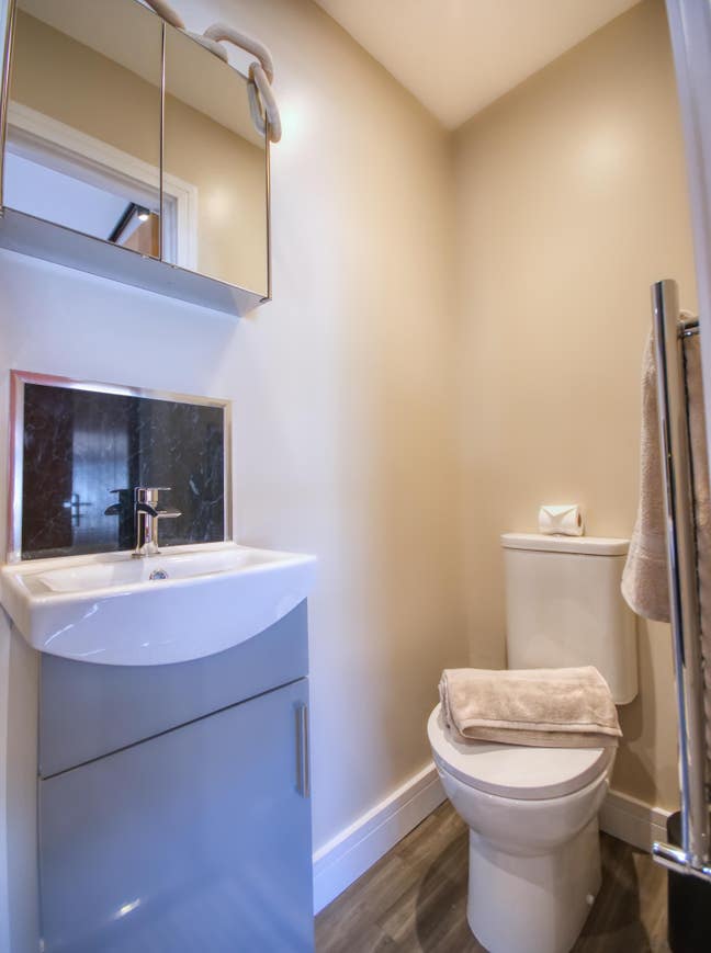 Studio-Style Room, En-Suite, Bills Inc. ✨ Main Photo