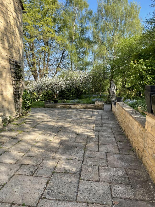 En-suite room just outside Bourton  Main Photo