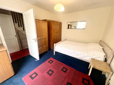 Large Double Room with own Lounge and own Garden  Main Photo