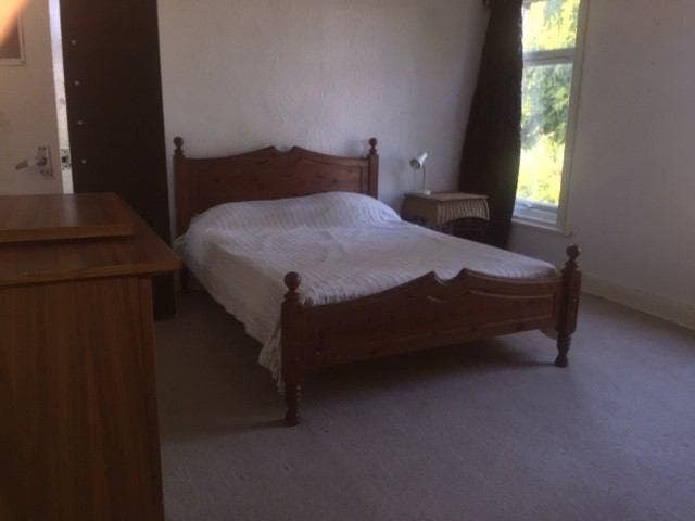 V-Large Double Bedroom in Golden Triangle House Main Photo