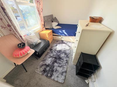 Room for rent  Main Photo