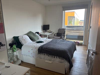 Double ensuite in Ancoats flat Main Photo