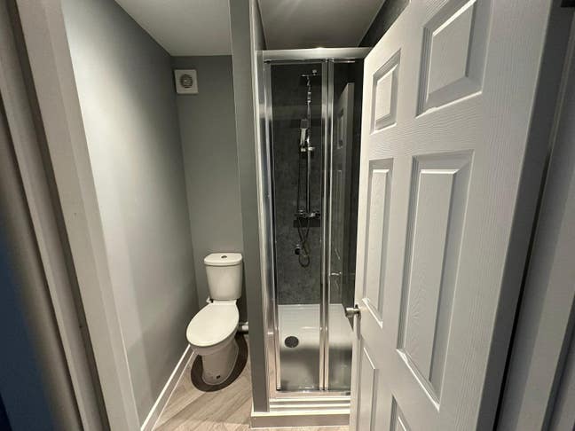 Double room with en-suite  Main Photo