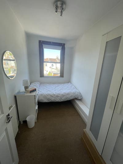 Double room in friendly shared house Main Photo