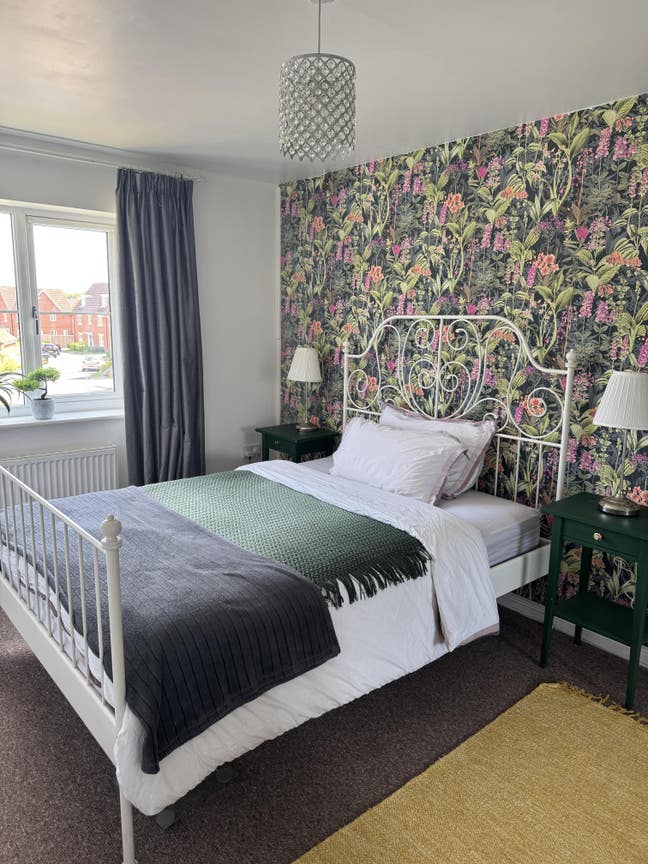 Double Room in newly decorated house.  Main Photo