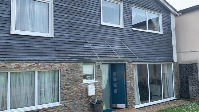 REDUCED…Rooms in modern home, in Old St Mellons, Main Photo