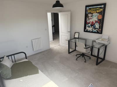 Modern Apartment / room  Main Photo