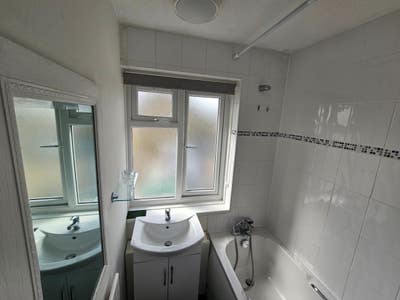 Big double room for rent Main Photo