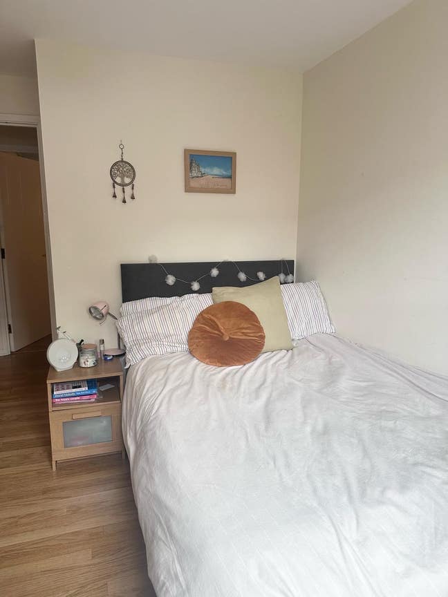 Double room to rent with own bathroom  Main Photo