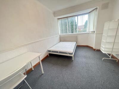 Couples Welcome! Perry Barr! Low Deposit Available Main Photo