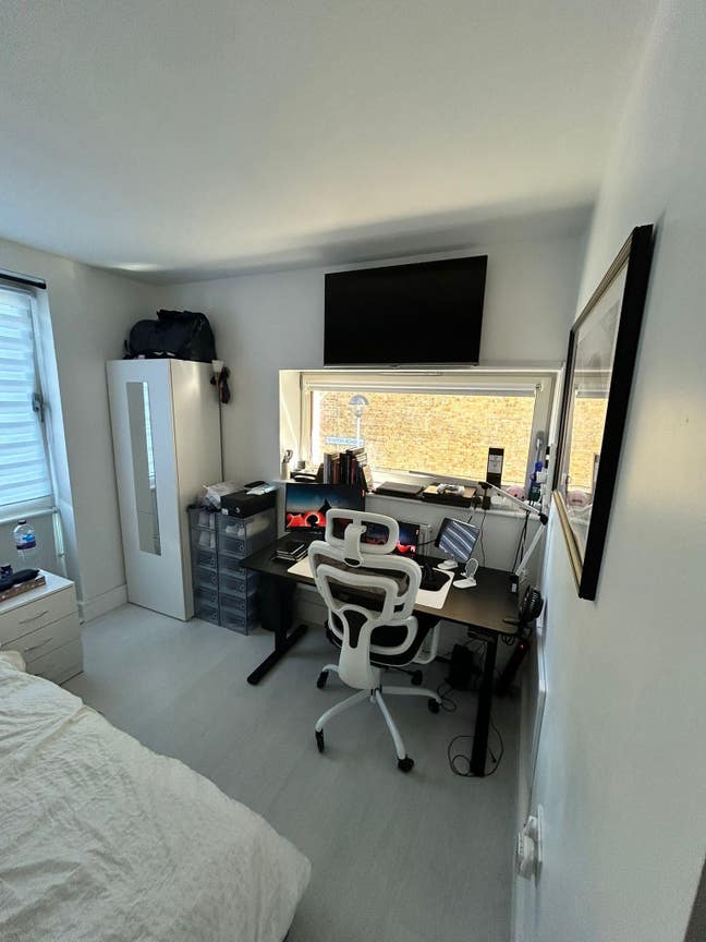 A Lovely Double Room in Oval Main Photo