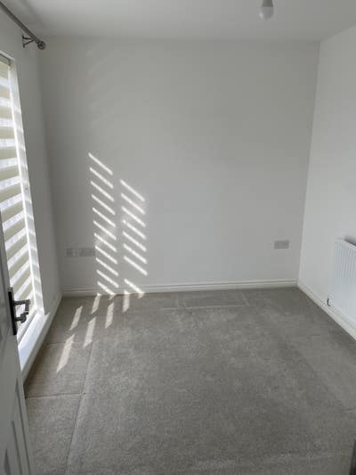 Double bedroom - ensuit - built in the wardrobe Main Photo