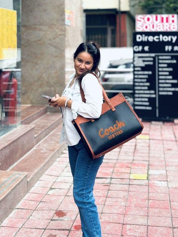 I am a female aged 21. I am looking for a sin... Main Photo